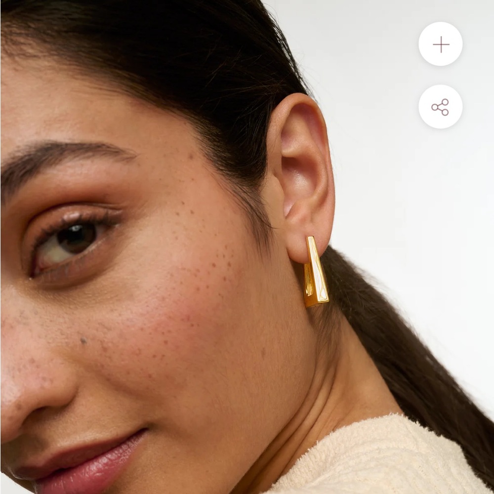 Spells of Love ‘Alia’ Yellow Gold Hoops ASO Catherine, Princess of Wales - Picture 13 of 14